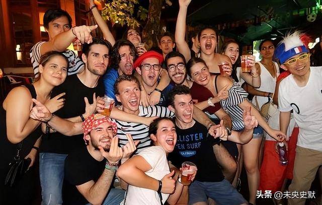 37万外国人赖着不走还想要长久生活k8凯发入口中国又1个大省被盯上(图19)